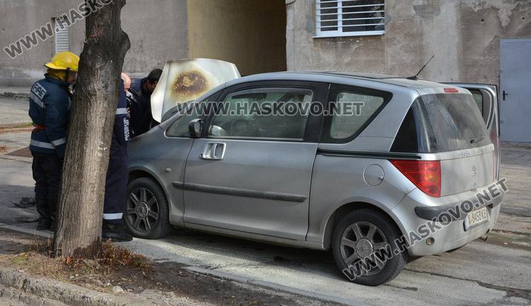 Секунди спасиха хасковлия от огнен ад в кола с газова бутилка