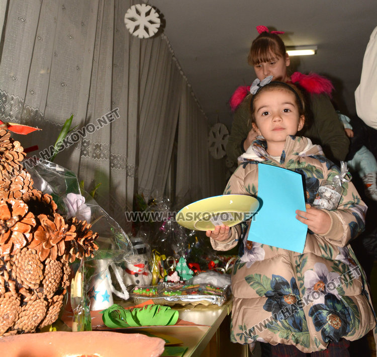 300 деца помагат на Ники в борбата й с болестта