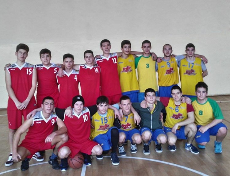 Спортистите от „Отец Паисий” посрещнаха връстници от Нова Загора