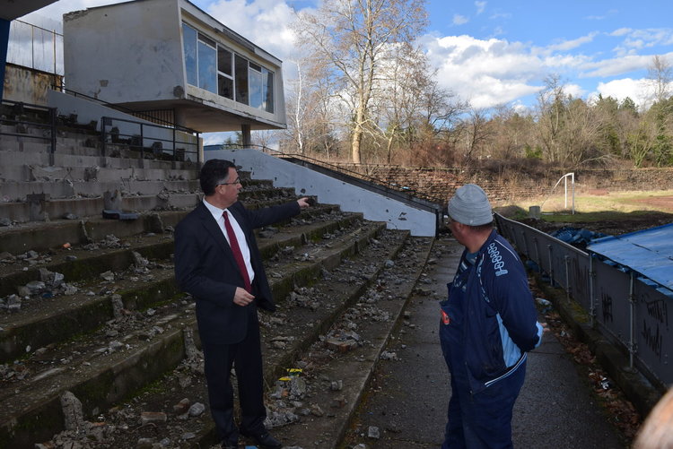 Работи се яко по стадиона,ще бъде готов на пролет