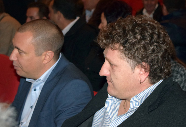 Реформаторите призовават кмета да оттегли повишаването на данъците