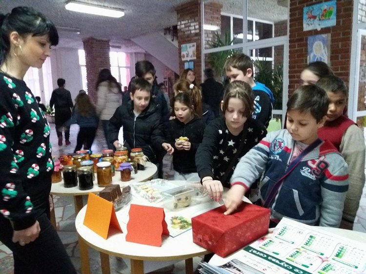 С домашни вкусотии в "Златаров" събират парички за Хитрино