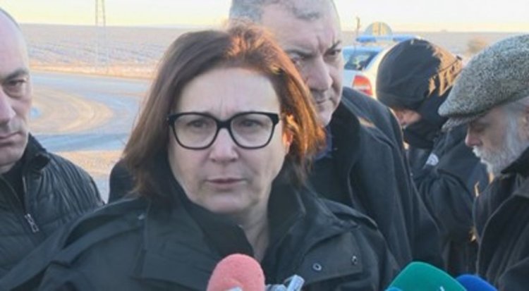 Бъчварова: Продължава да изтича газ от цистерна в Хитрино   