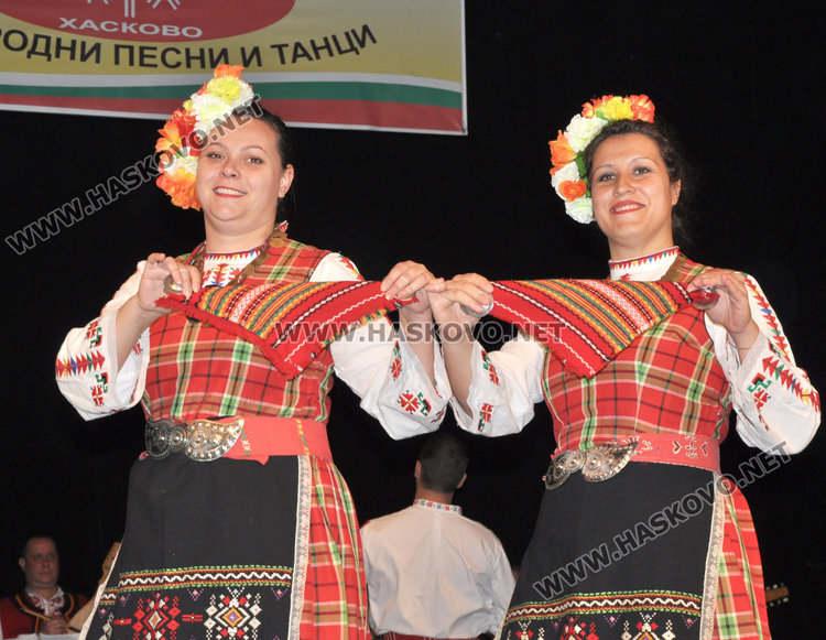 „Китна Тракия“ изнесе отложения заради траура Коледен концерт в театъра