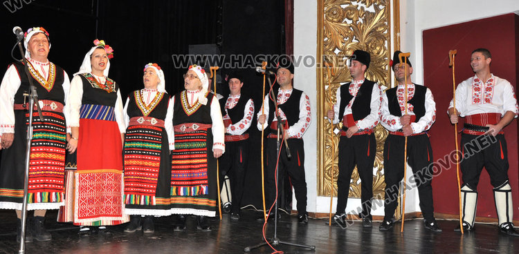 „Китна Тракия“ изнесе отложения заради траура Коледен концерт в театъра