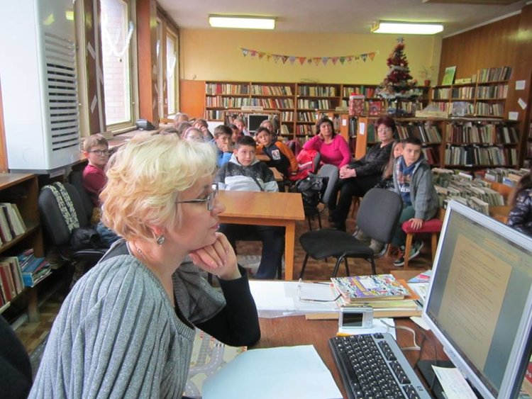 Третокласници от „Отец Паисий“ популяризират магията на четенето