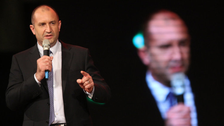 Румен Радев пред "Монд": България не трябва да е враг на Русия 