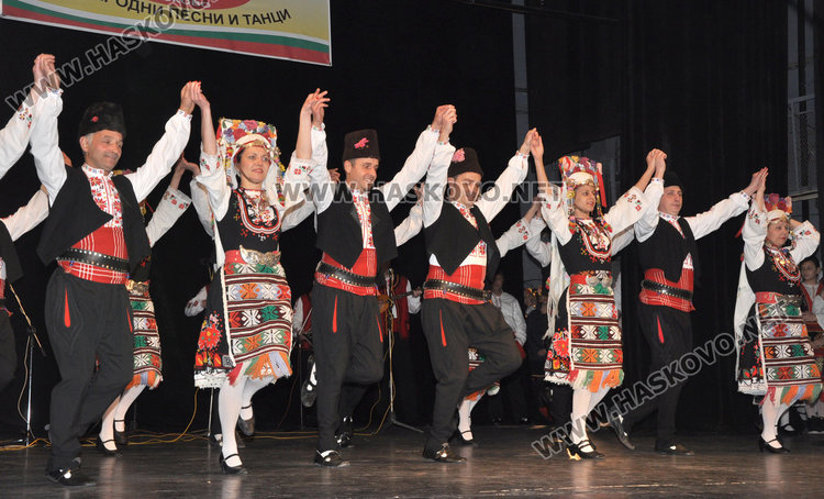 „Китна Тракия“ изнесе отложения заради траура Коледен концерт в театъра