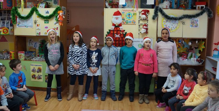 Алековци подготвиха коледни изненади за ЦДГ №1