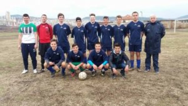 Отборът на ПГПЧЕ „Христо Ботев“ – шампион на Общинското първенство по футбол