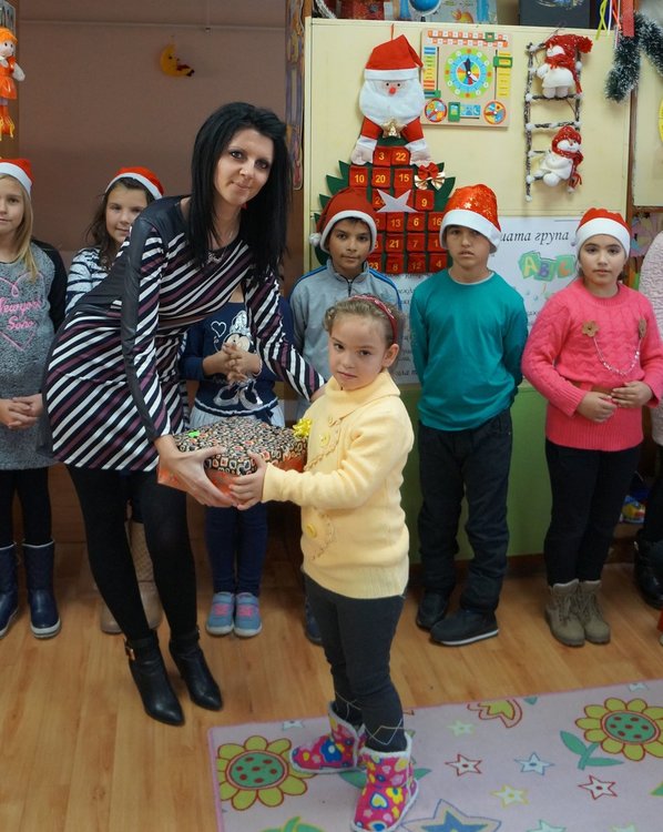 Алековци подготвиха коледни изненади за ЦДГ №1