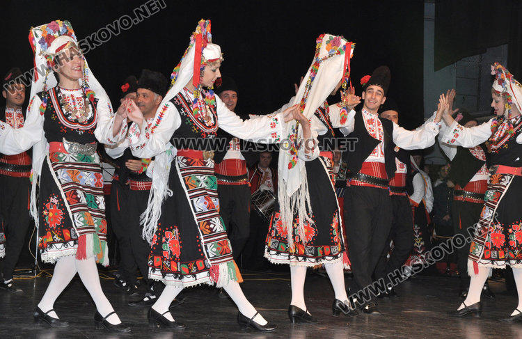 „Китна Тракия“ изнесе отложения заради траура Коледен концерт в театъра