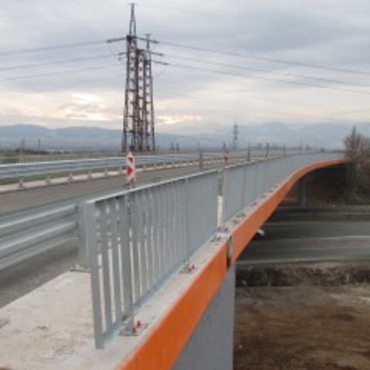 Приключи първият ремонт на надлез ”Яна”, строен през 1975-а