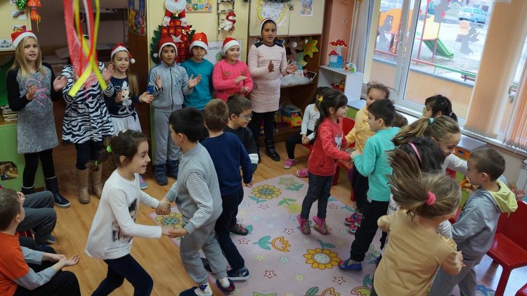 Алековци подготвиха коледни изненади за ЦДГ №1