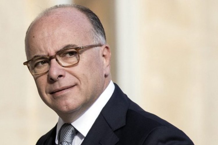 Във Франция удължават извънредното положение до юли 2017 г.