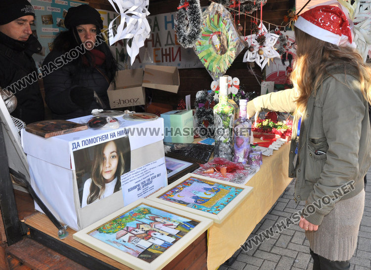 Подредиха благотворителния базар за Ники в къщичка №12