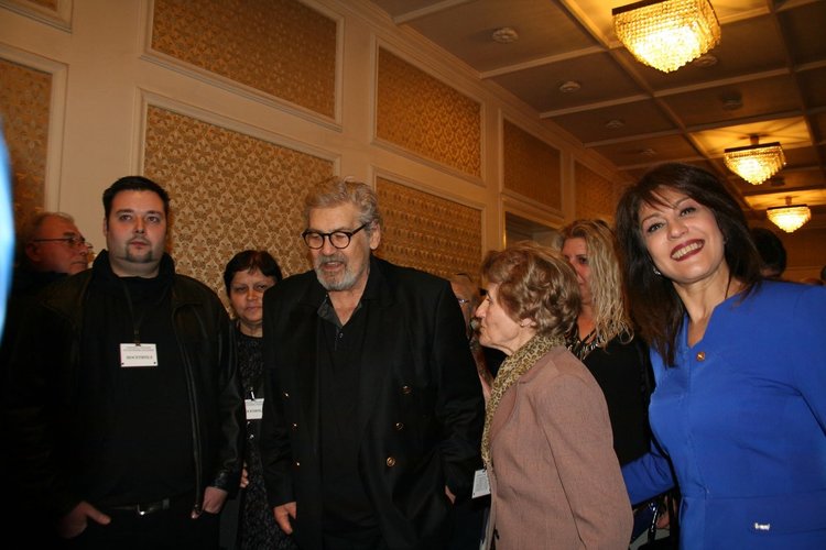 Първомайци влязоха в Парламента