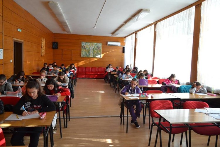 Математиците на "Славейков" отново на върха в престижния турнир "Иван Салабашев"