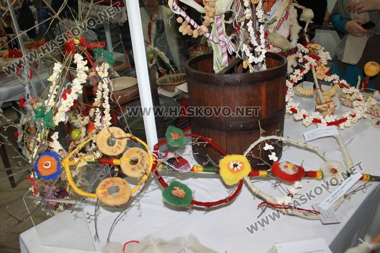 Отличиха победителите от конкурса за сурвачки в Димитровград