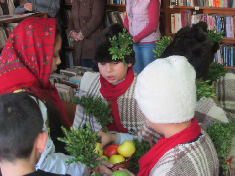 “От Коледа до Сурва”