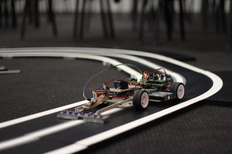 БГ робоманиаци на състезание в събота