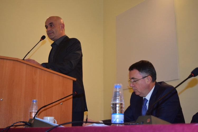 Опозицията