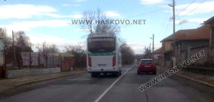 Читател: Рейс лети с 80 км/ч в селата, изпреварва на забранено 