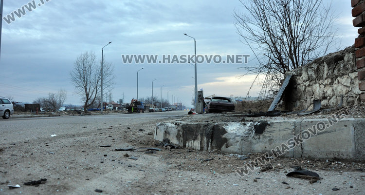 Ауди се разби в стълб на пътя за Болярово, момче и момиче в болница