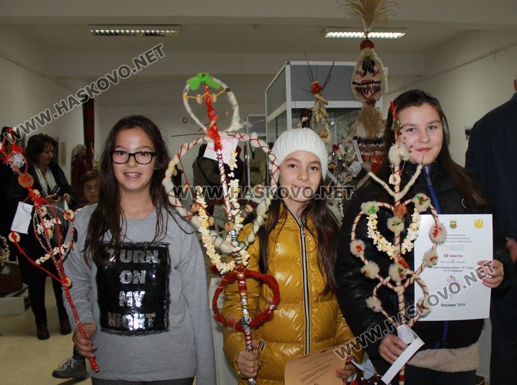 Победителите в общинския конкурс за сурвачки бяха наградени днес на церемония в Историческия музей