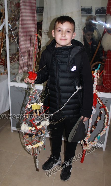 Отличиха победителите от конкурса за сурвачки в Димитровград