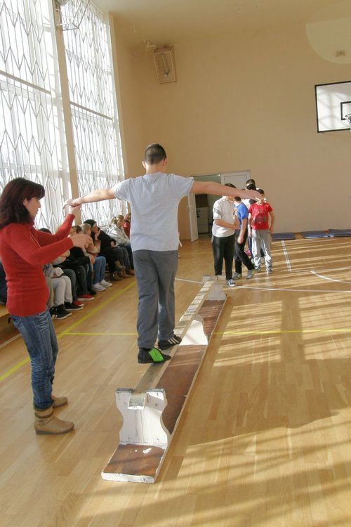 Славейковци организираха открит урок по гимнастика