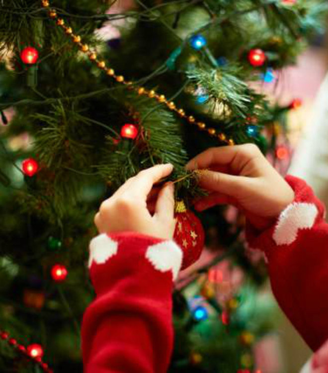  "На гости у дома" или как посрещаме празниците от Бъдни вечер до Сурва 