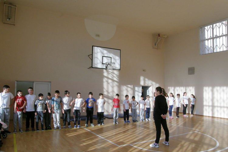 Славейковци организираха открит урок по гимнастика