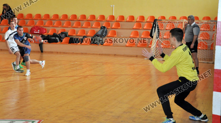Хандбалистите на Хасково започнаха с победа за Купата на България