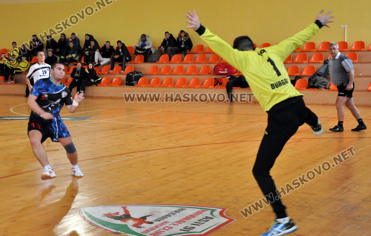 Хандбалистите на Хасково започнаха с победа за Купата на България