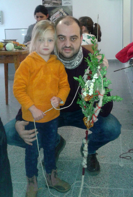 Семейна събота в музея, деца и родители изработваха сурвачки