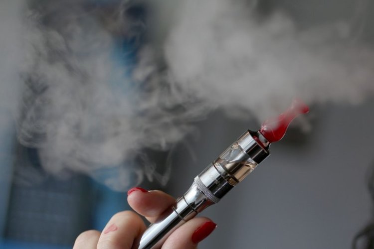 Електронна цигара подпали пътнически самолет в САЩ