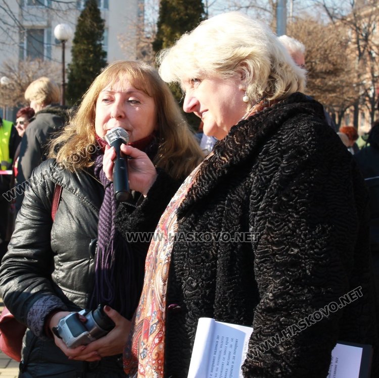 Жури в състав Наталия Рашкова - Институт по Етнология и фолклористика към БАН оценяваше ястията