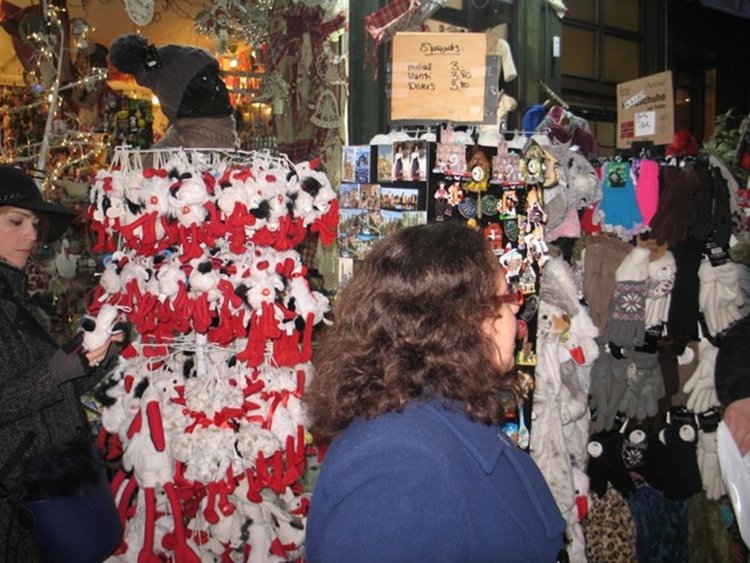 Войници охраняват коледните базари в Страсбург  