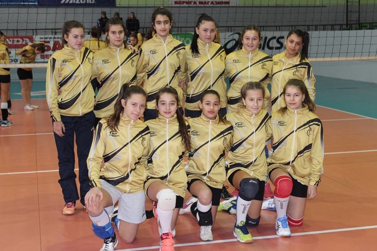 Успешно завърши годината за момичетата на ВК "Раковски" - Димитровград с треньор  Александър Дафинов