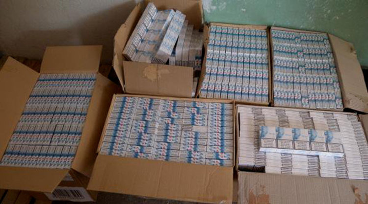 МВР Хасково спипа над 1200 мастербокса нелегални цигари