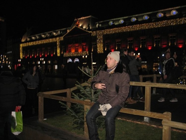 Войници охраняват коледните базари в Страсбург  