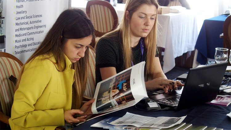 Професионалната гимназия по електроника и електротехника  в Кърджали отличена със сертификат за качество