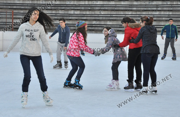 С 30 нови чифта кънки отваря ледената пързалка в Хасково