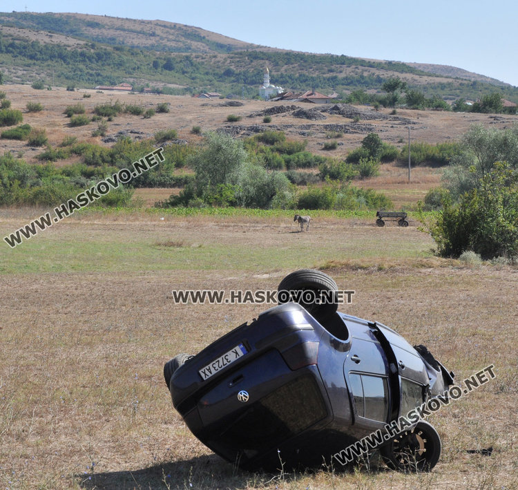 58-годишен се обърна с Фолксваген, бере душа в болницата