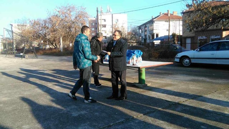 Любеновци вдигнаха купата на Коледния турнир