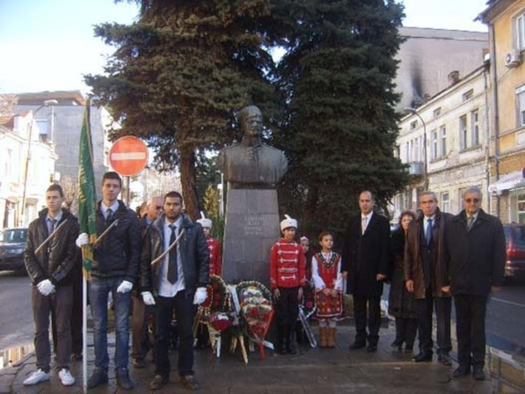 Тракийците отдават почит на Димитър Маджаров и Капитан Петко войвода 
