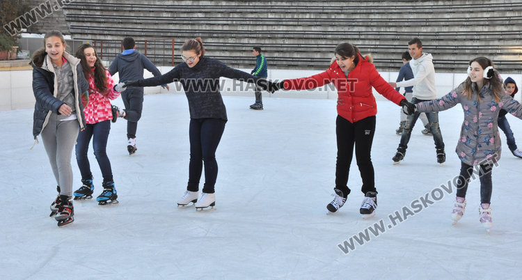 С 30 нови чифта кънки отваря ледената пързалка в Хасково