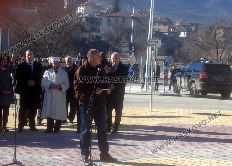 Бойко Борисов откри обходния път в Смолян, призова: "Съветвам ви всички да се молите само за мир! Омръзна ми да пиша съболезнователни телеграми" 