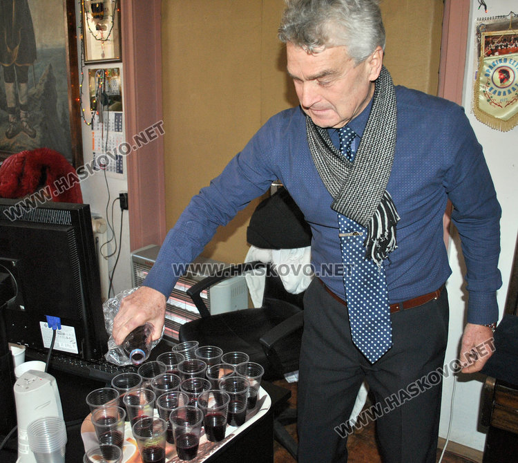 Хасковската Райна Княгиня показа изложба от квилинг картички